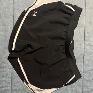 Women’s XL black and white Under Armour shorts